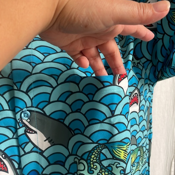 Funny guy Hawaiian Botton Down Shirt - Sharks print - size X-Large New with tag - Picture 3 of 10